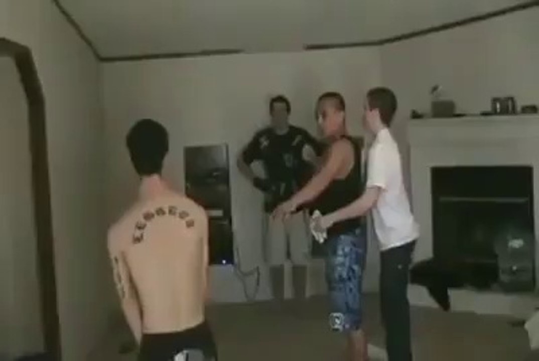 Un petit combat entre pote termine en méchant KO !