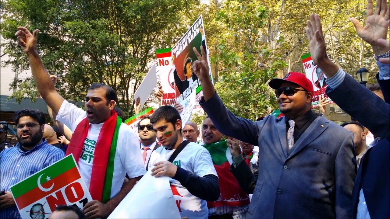 "Dat ke Khara Hai ab Imran, Theek Karay Ga Sab Kaptaan, Naya Banay ga Pakistan"