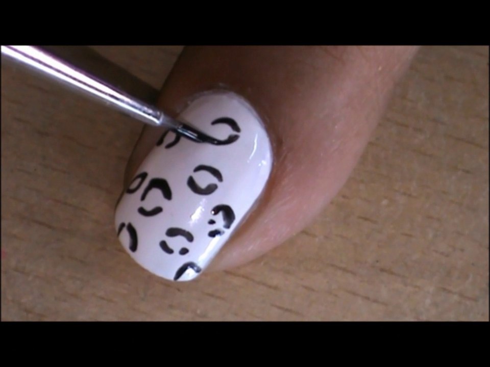 Leopard nail art tutorial Cute long/short nail polish design to do at home for beginners step wise