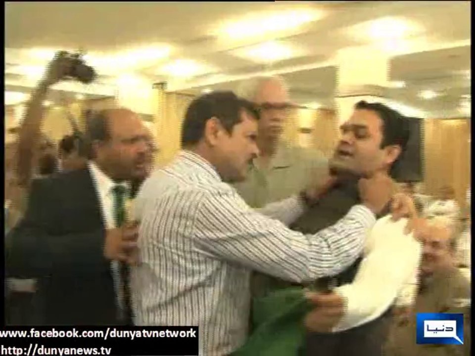 A Brave Doctor chants Go 'Nawaz Go' slogans during Khwaja Salman Rafiques speech at PMA event in Lahore