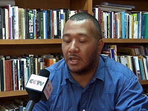 В супермаркетах Каракаса берут отпечатки пальцев