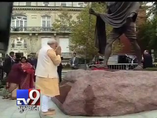 Download Video: PM Modi pays floral tribute at Mahatma Gandhi’s statue in Washington, DC - Tv9 Gujarati