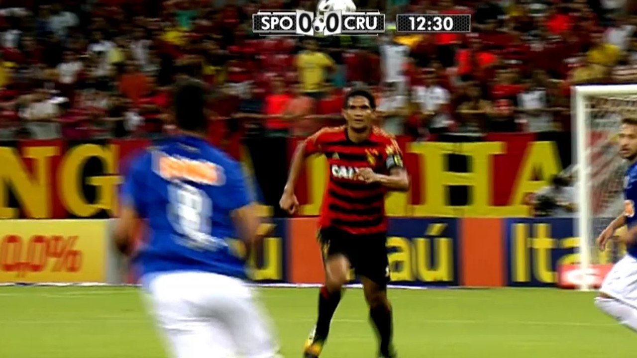 Brésil - Durval reproduit la faute de Zuniga sur Neymar