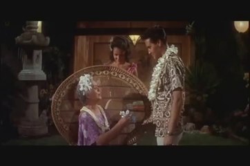 La chemise hawaïenne d’Elvis Presley dans “Blue Hawaii”