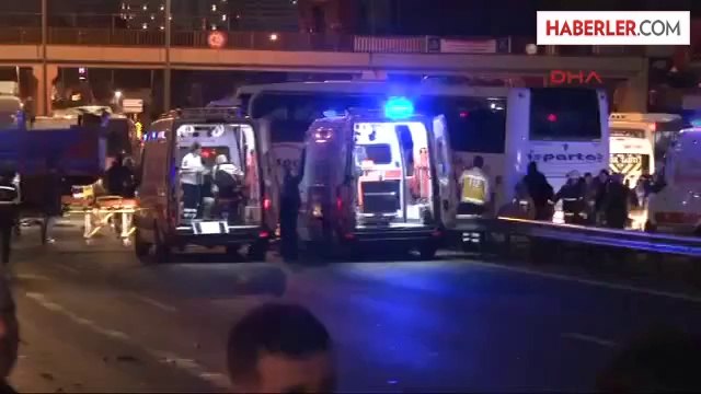 Kartal'da Otobüs ile Kamyon Çarpıştı