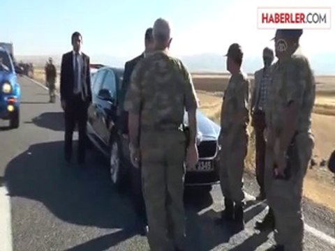 Askeri Araç Devrildi: 1 Şehit, 3 Yaralı - Olay Yeri (1)