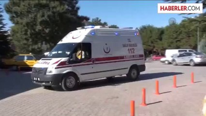 Askeri Araç Devrildi: 1 Şehit, 3 Yaralı - Hastane Önü (2)