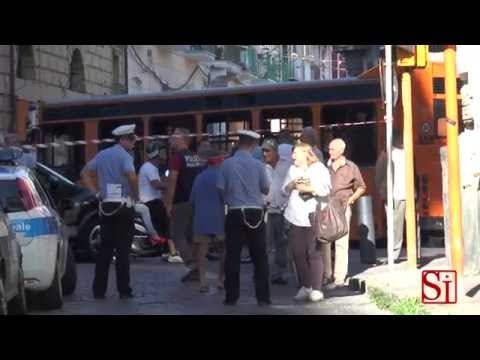 Portici (NA) - Crolla solaio in stazione Pietrarsa: muore operaio, due feriti -live1- (30.09.14)
