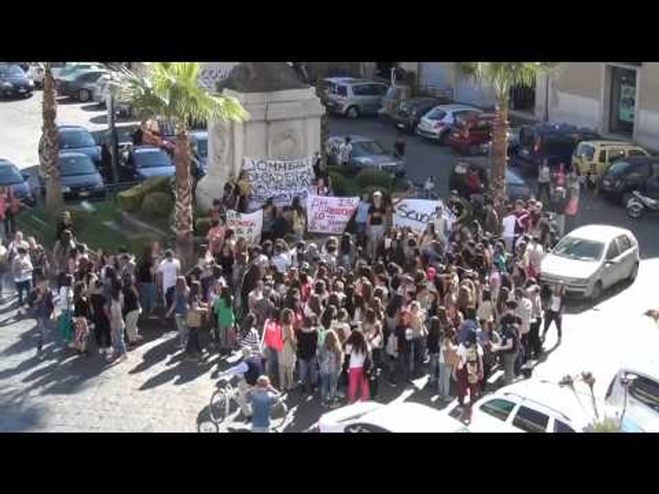 Aversa (CE) - Sciopero degli studenti del "Jommelli" (30.09.14)