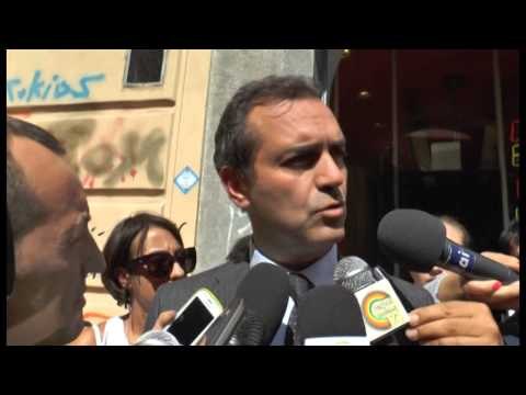 Napoli - De Magistris si difende e attacca tutti (30.09.14)