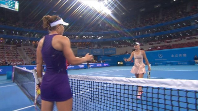 WTA Beijing: Stosur bt Wozniacki (6-4 7-6)