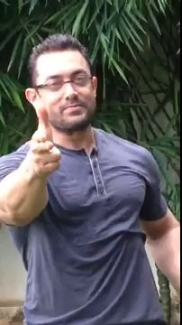 Aamir Khan takes off transistor for Hrithik Roshan’s Bang Bang Dare