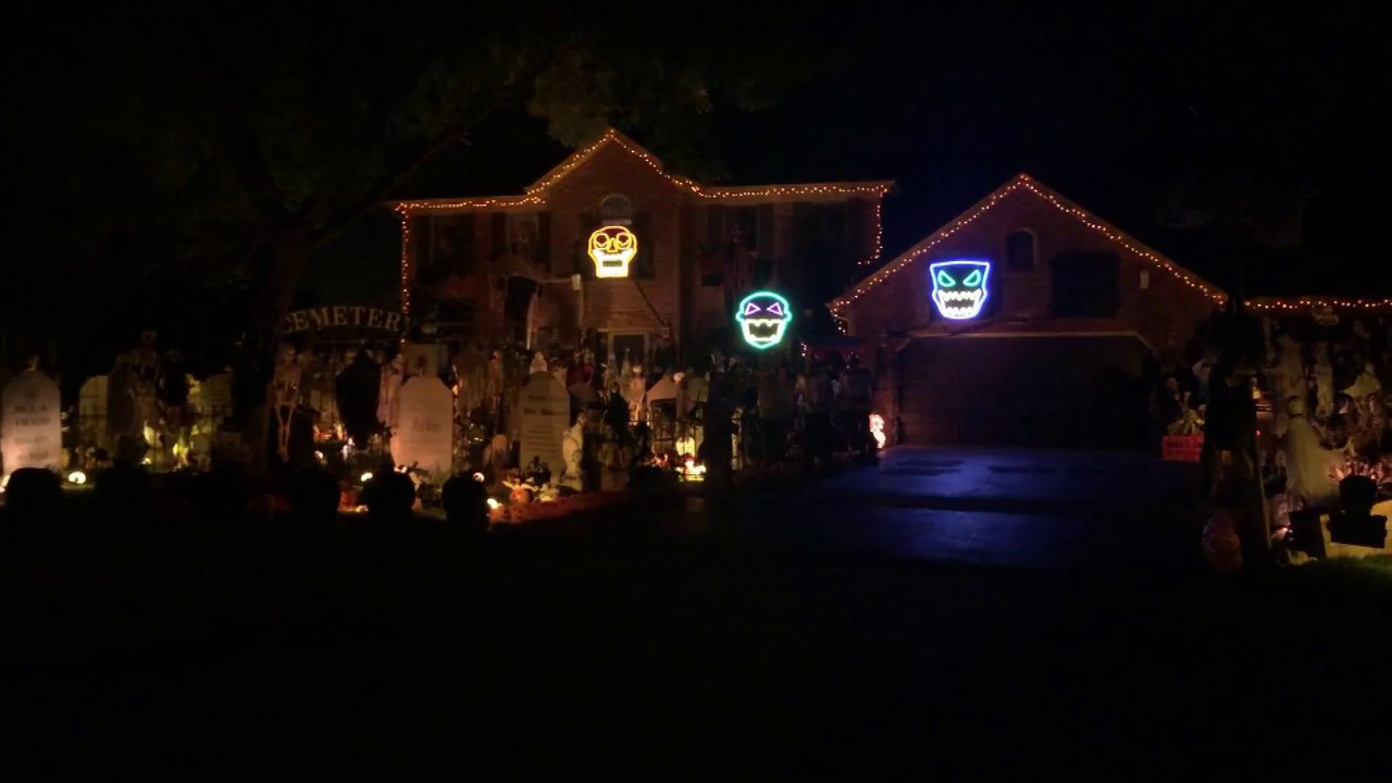 Halloween Light Show 2014, System of a Down, Chop Suey. Thomas Halloween Naperville.