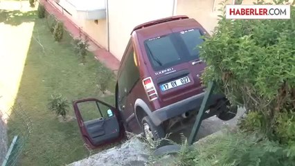 Araç, Sitenin Bahçesine Düştü: 1 Yaralı