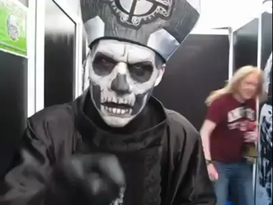 Saludo Papa Emeritus II a los fans de España (Sonisphere 2013)