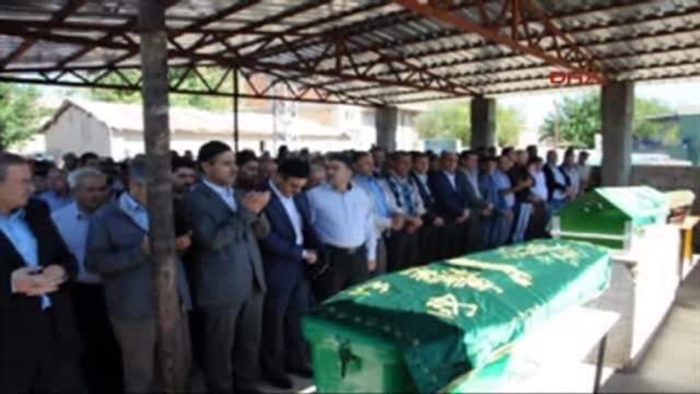 Adıyaman Eski Belediye Başkanı ve 2 Yeğeni Toprağa Verildi