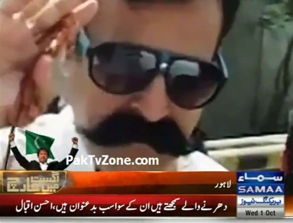 Gullu Butt in another unique style