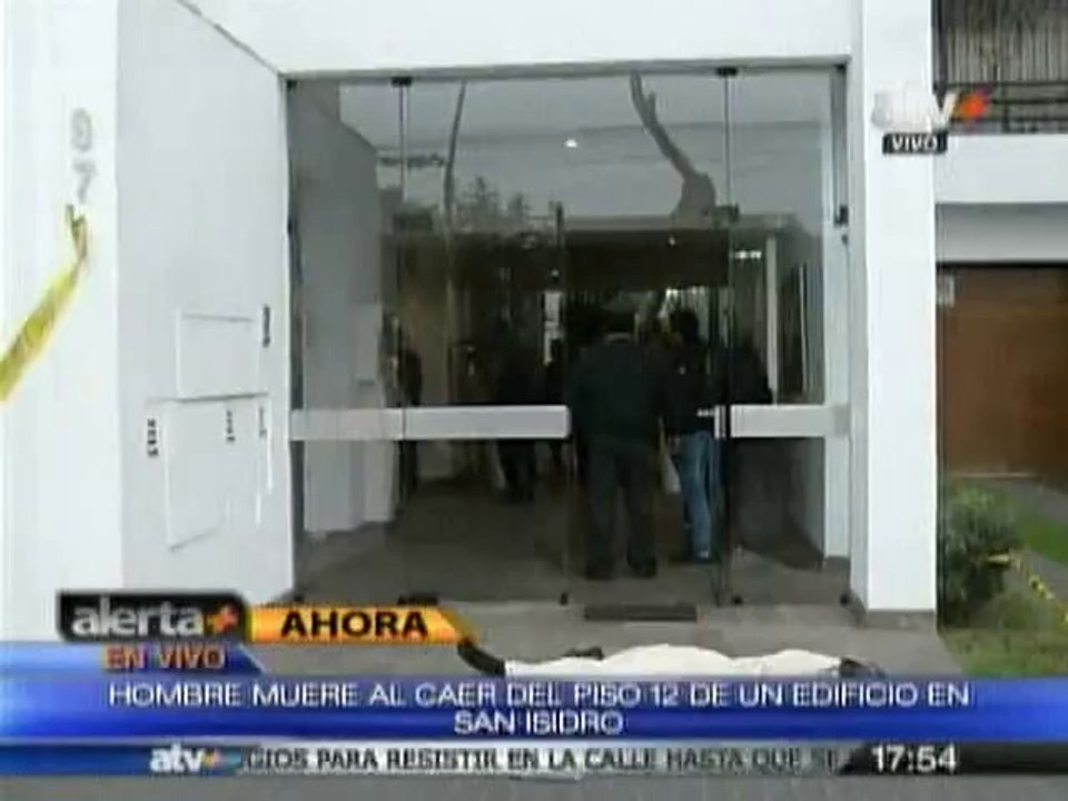 Hombre muere tras caer de un edificio en San Isidro