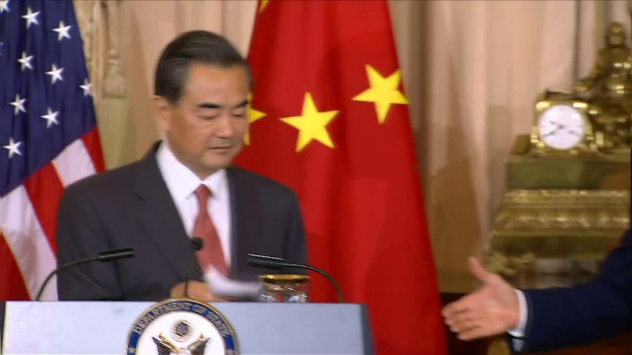 Kerry to China FM: US supports HK universal suffrage