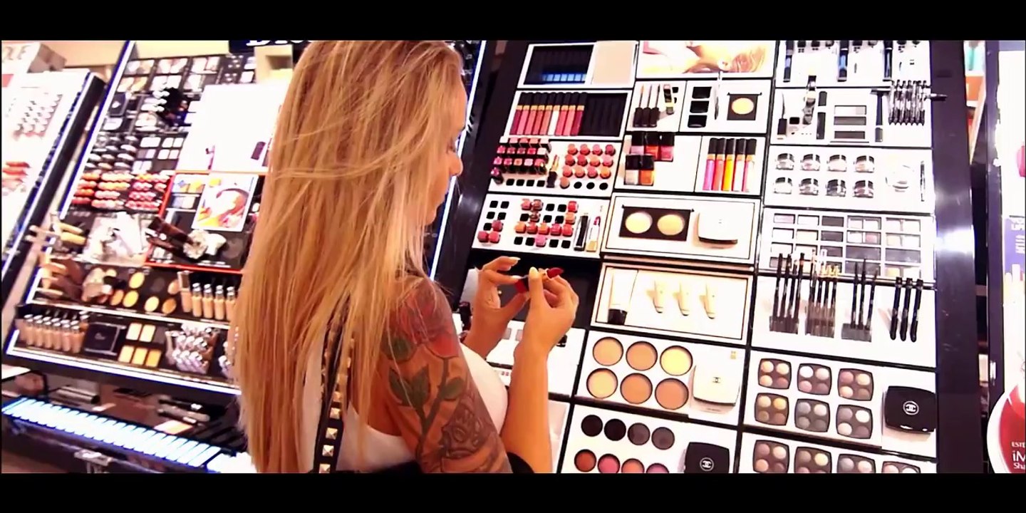 Da Tweekaz ft. Elke Diels - Letting Go (Official Video Clip)