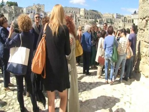 SCUSATE IL RITARDO: INAUGURATA LA CASA DI ORTEGA MATERA 28-9-2014
