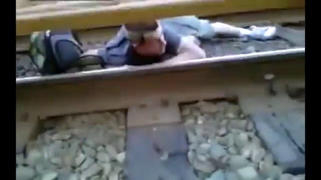 Trenin Altına Girerek Hava Yapmak