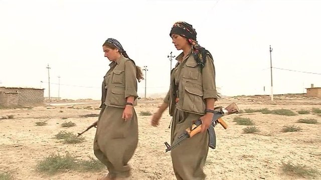 REPORTAGE: Des femmes au combat avec les Peshmergas en Irak