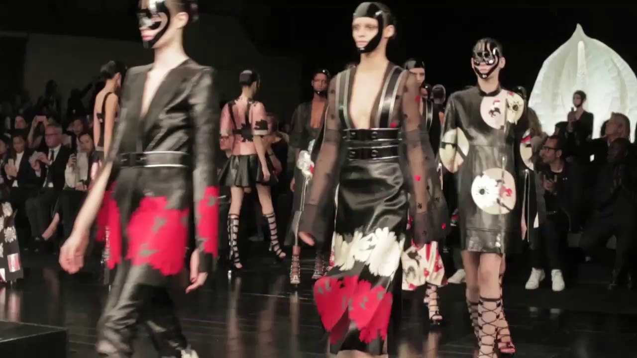 60 Seconds at Alexander McQueen Spring/Summer 2015