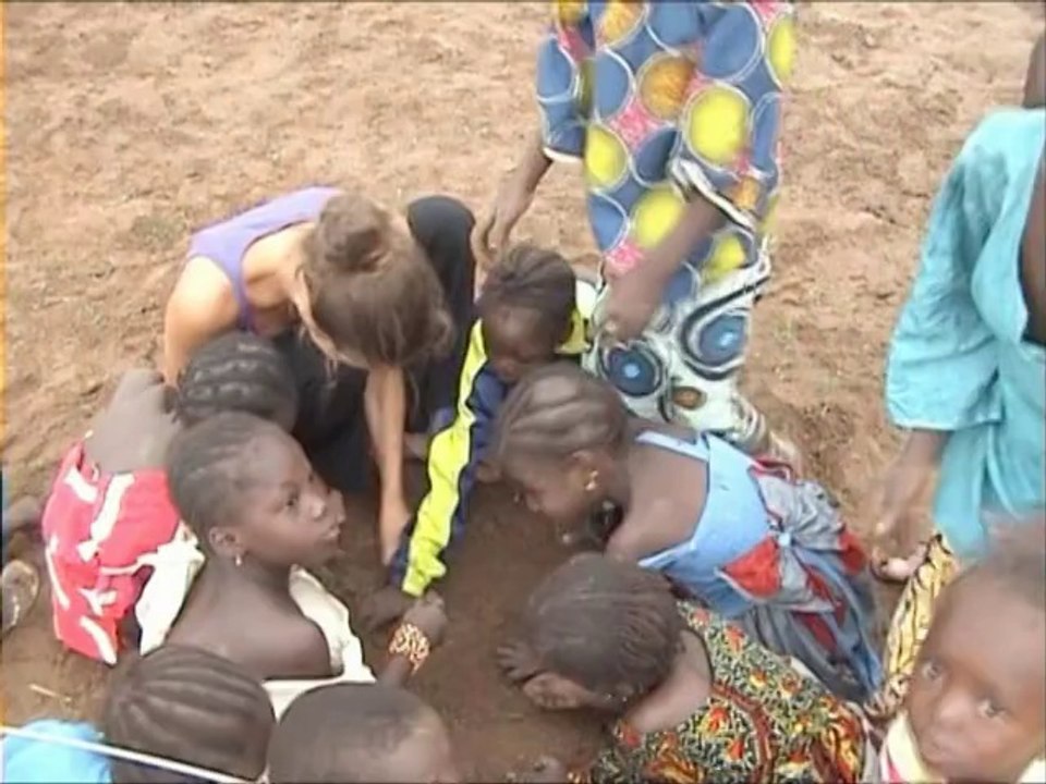 Une histoire de solidarité - Gentilly Freiberg Duguwolowila - 2009