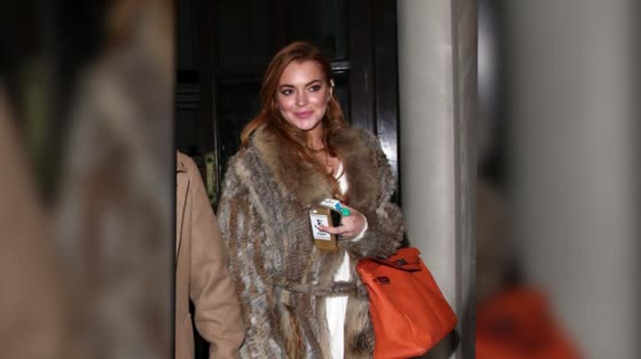 Lindsay Lohan Makes a Hairy Exit in London