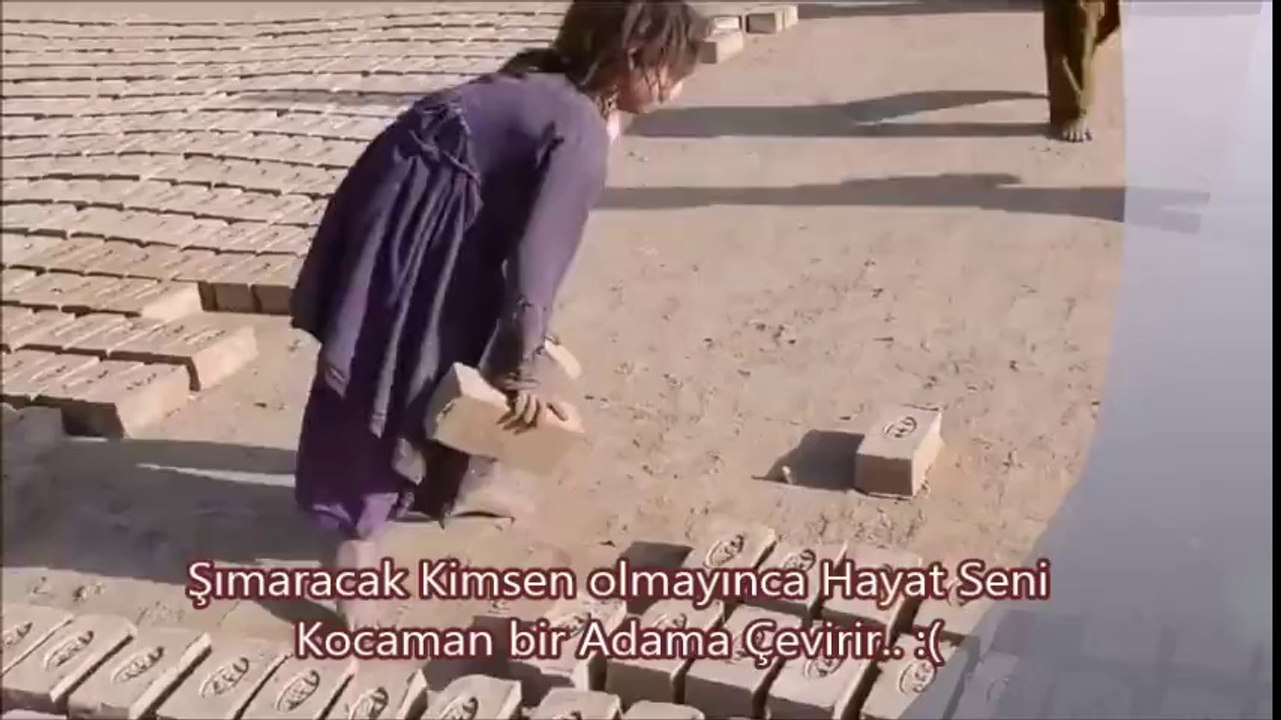 SIMARACAK KIMSEN OLMAYINCA HAYAT SENI O KUCUCUK YASINDA ADAMA CEVIRIR