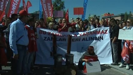 Enerji Bakanlığı Önünde Getirdikleri Tezeklerle Soba Yakıp, Zamları Protesto Ettiler -2