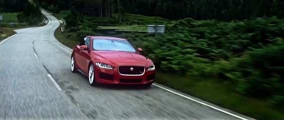 Mondial de l'Auto :le félin attaque avec la Jaguar XE