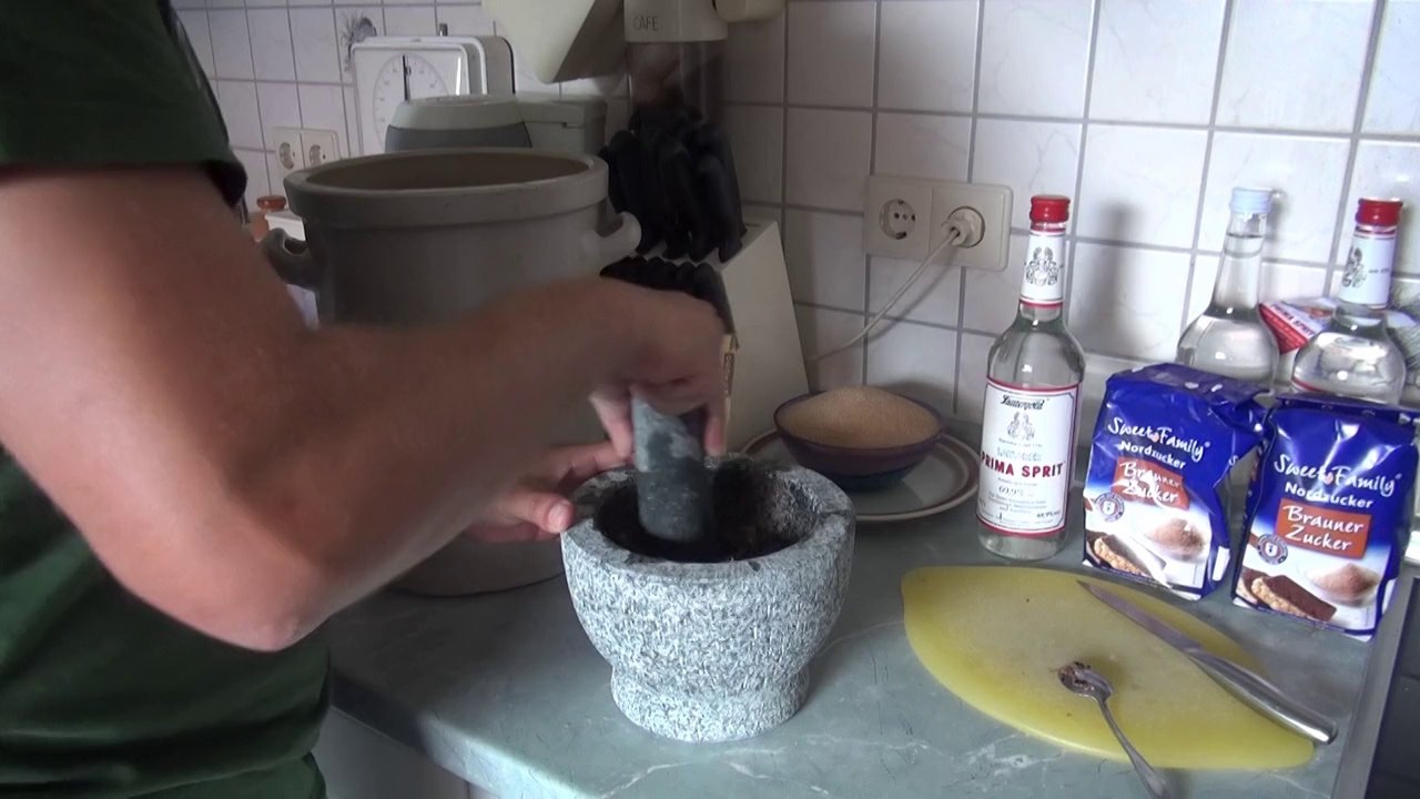Schlehdornlikör ansetzen