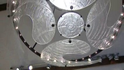 L'équilibre parfait des sculptures de verre de Natacha MONDON