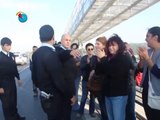 Kadınlar köprüden savaş, tezkere ve IŞID karşıtı pankart sallandırdı