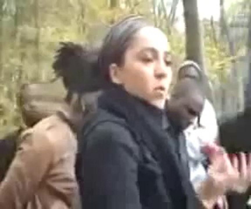 Kémi Seba interviewé par une équipe de France 2 - YouTube