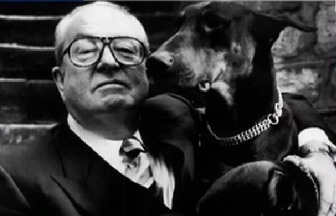 Le chien de Jean-Marie Le Pen a mangé la chatte de Marine - ZAPPING ACTU DU 02/10/2014