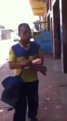 Funcionário dos Correios panfletando para Dilma