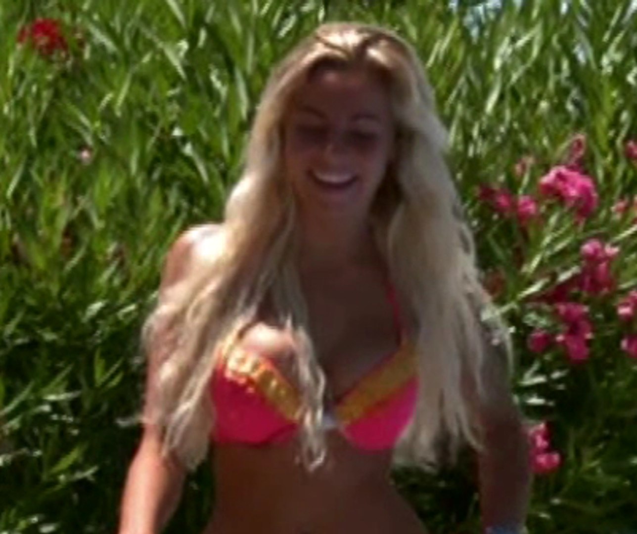 Hillary Des Ch Tis Defile En Maillot De Bain Zapping Sexy Du 02 10 2014 Video Dailymotion