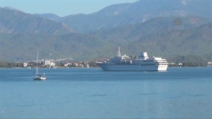 Dev Gemi Römorkör Olmayınca Açıkta Kaldı