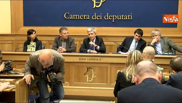 02-10-14 VENDOLA SONO CONFUSO DA PARTI IN COMMEDIA RECITATE DA RENZI g01_53