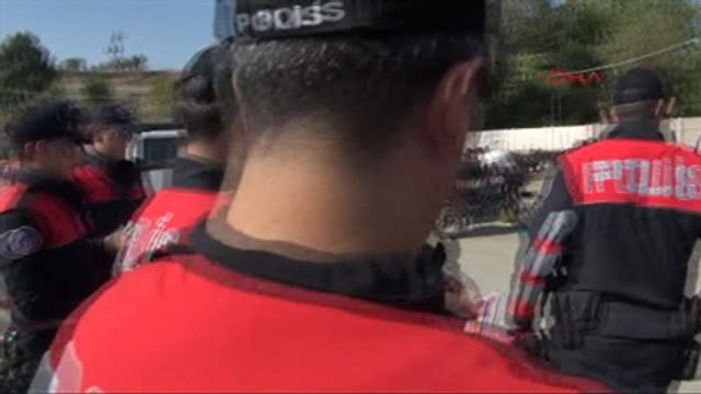 Polis, Kurban Pazarında Uyarı Broşürleri Dağıttı