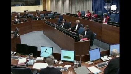 Караджич заявляє, що не винний у геноциді в Сребрениці