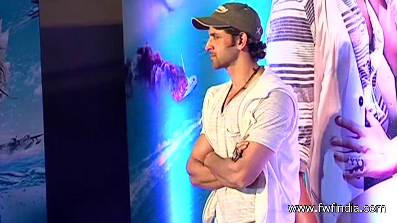 Hrithik manhandled by_FWF
