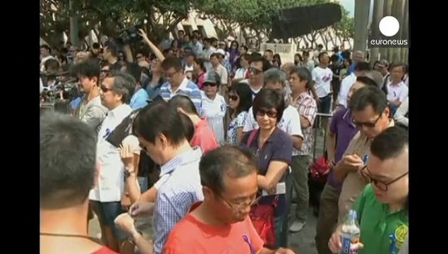 Leung não se demite, protestos continuam em Hong Kong