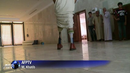 Amputee Syrian rebel veteran takes part in Mecca hajj