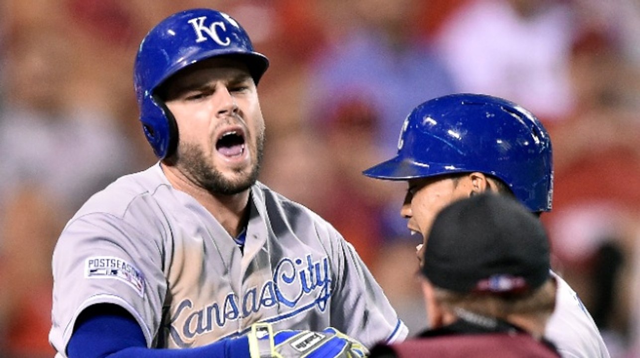 Moustakas' HR in 11th Lifts Royals