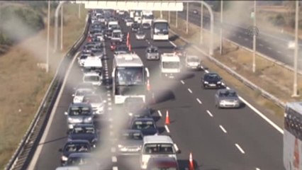 Tem Otoyolunda 12 Kilometrelik Araç Kuyruğu