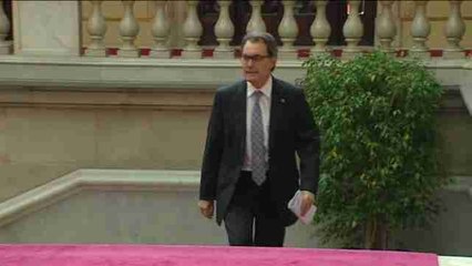 Mas se reúne con partidos soberanistas para decidir si sigue con la consulta